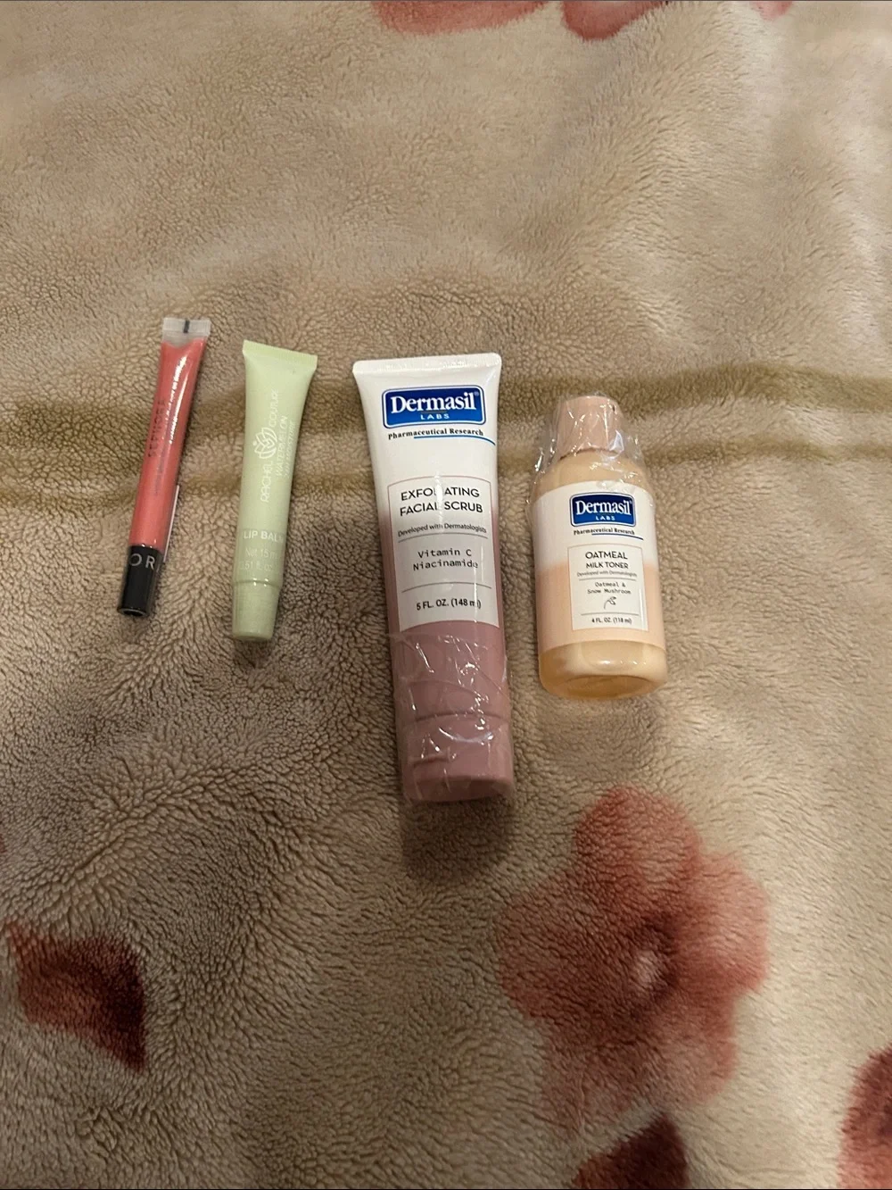 Dermasil Skincare Set with Lip Gloss and Balm - Neutral Peach & Cream